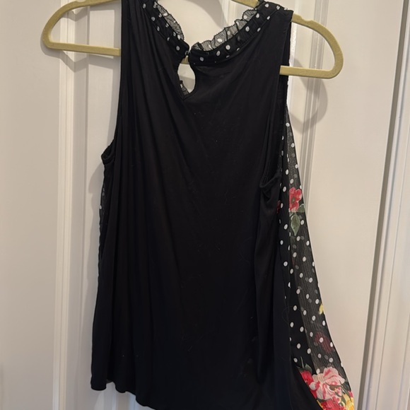 Top - Picture 2 of 3